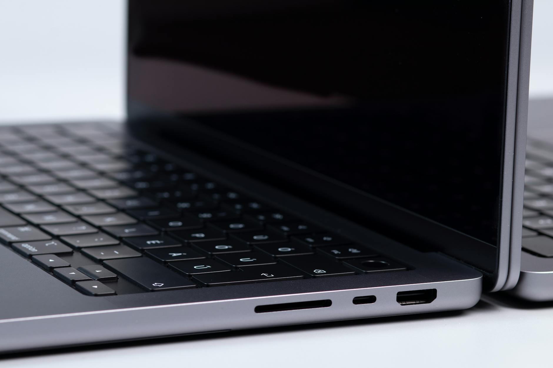 7 Best MacBook Pro M4 Review 2026 (Expert-Tested & Ranked)